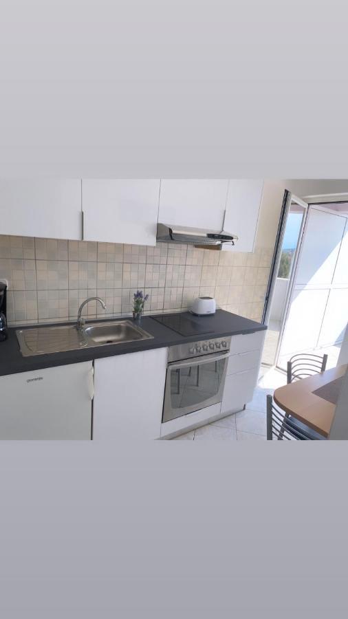 Apartmani Leona ビビニェ エクステリア 写真