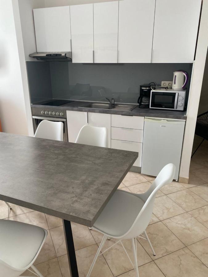 Apartmani Leona ビビニェ エクステリア 写真