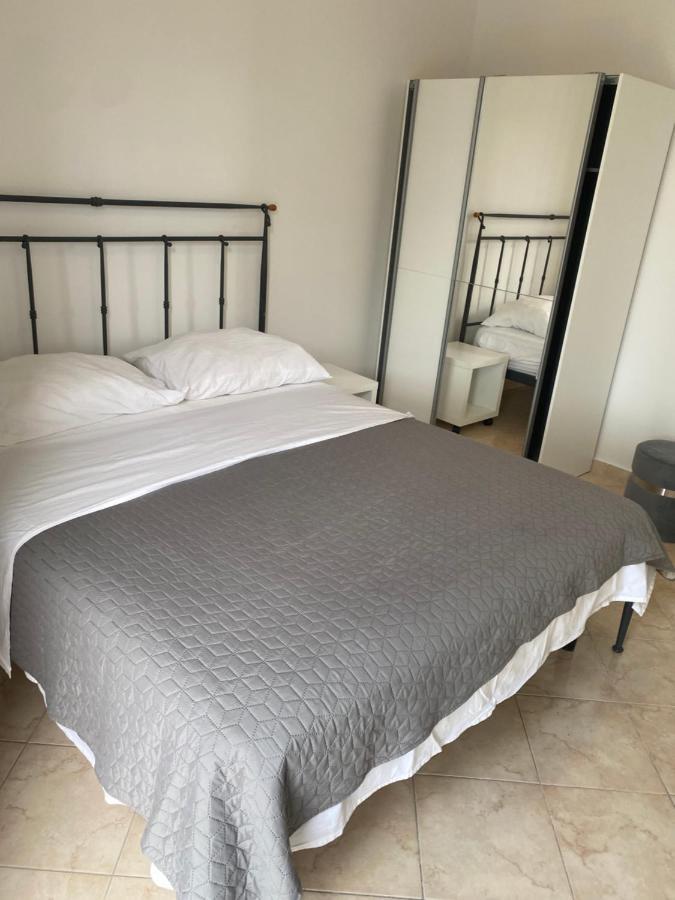 Apartmani Leona ビビニェ エクステリア 写真