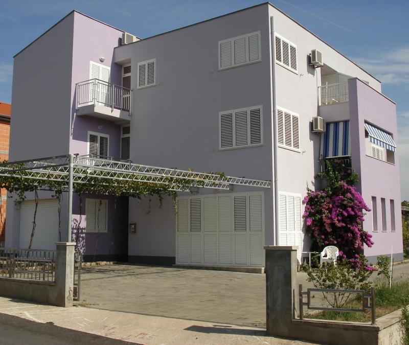 Apartmani Leona ビビニェ エクステリア 写真