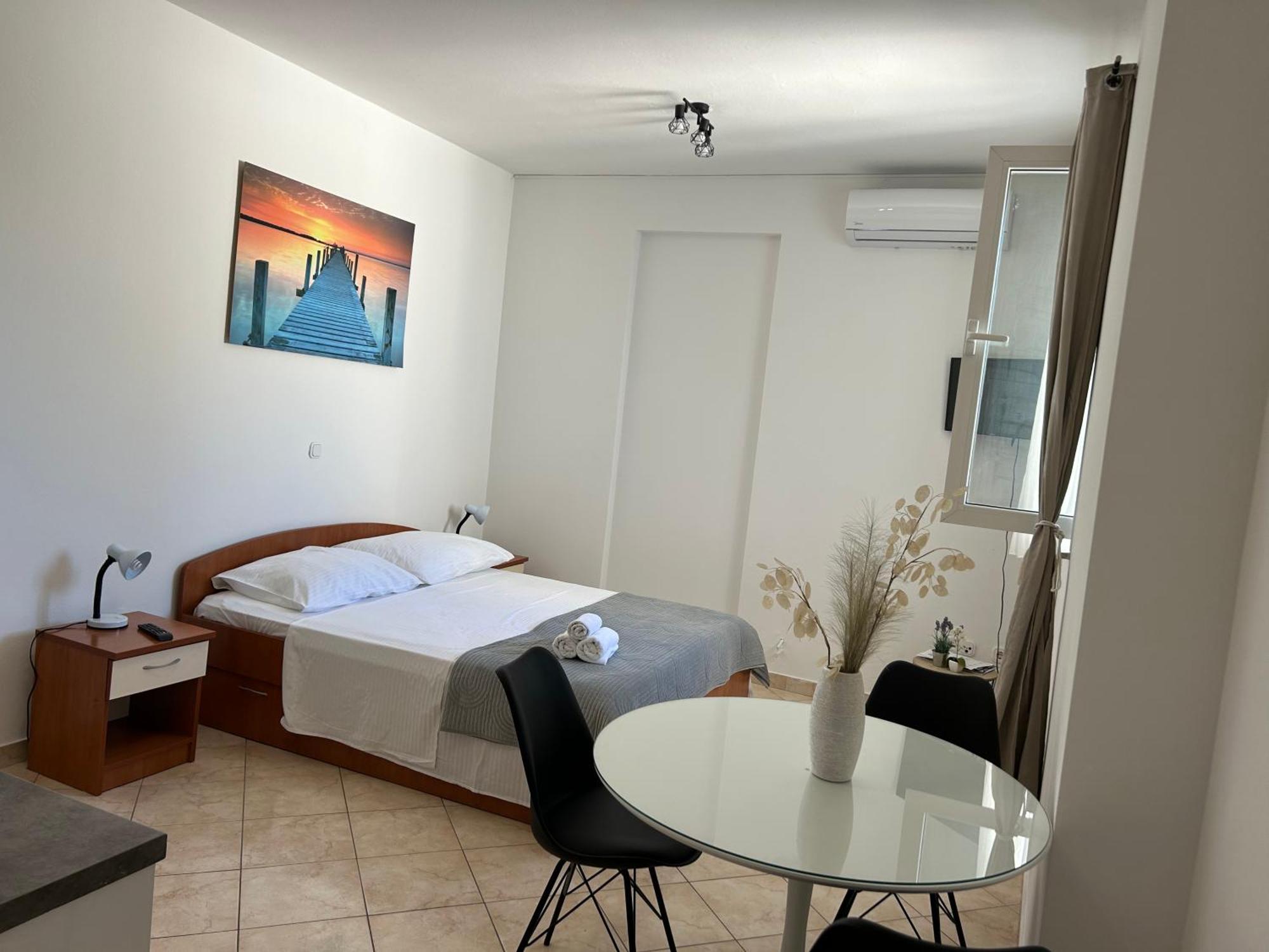 Apartmani Leona ビビニェ エクステリア 写真